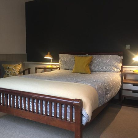 Bonningtons Stansted Self Catering Hotel Stansted Mountfitchet Exterior photo