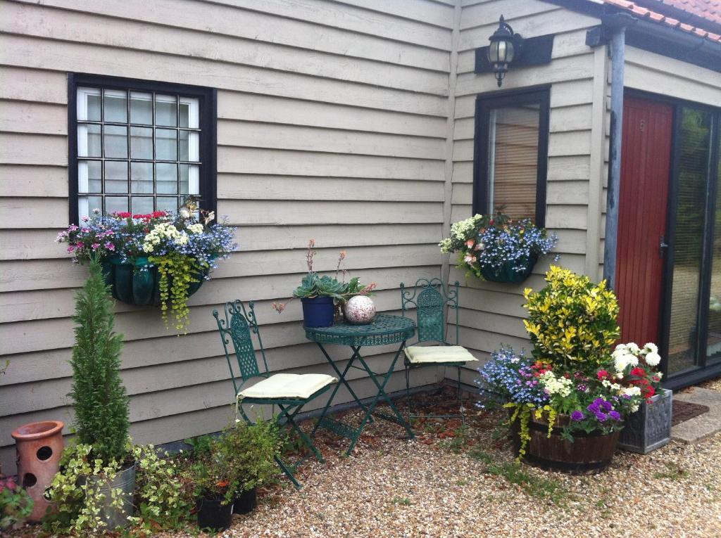 Bonningtons Stansted Self Catering Hotel Stansted Mountfitchet Room photo