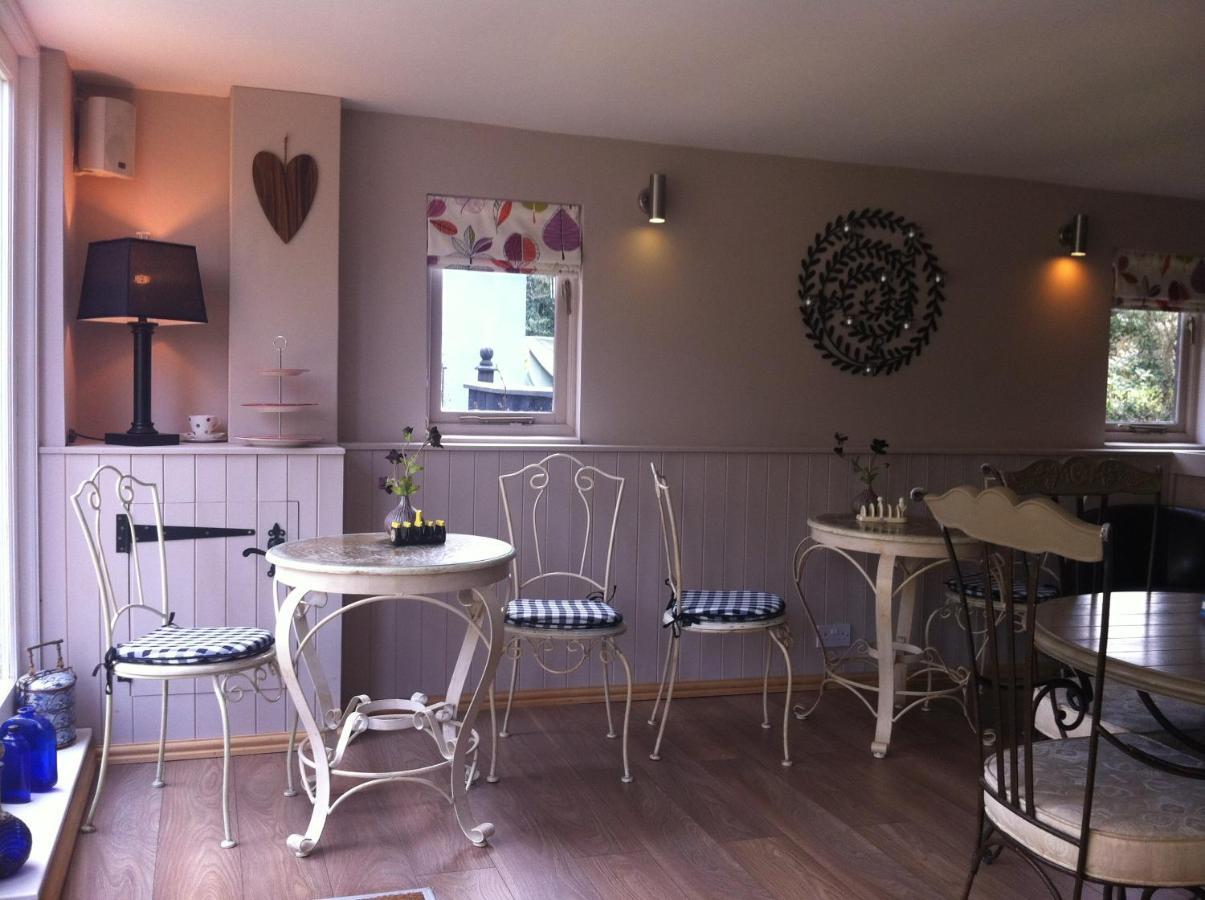 Bonningtons Stansted Self Catering Hotel Stansted Mountfitchet Room photo