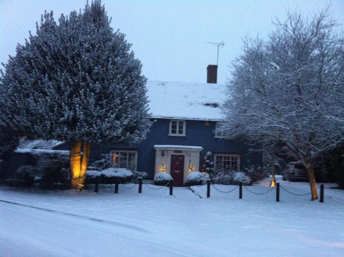 Bonningtons Stansted Self Catering Hotel Stansted Mountfitchet Room photo